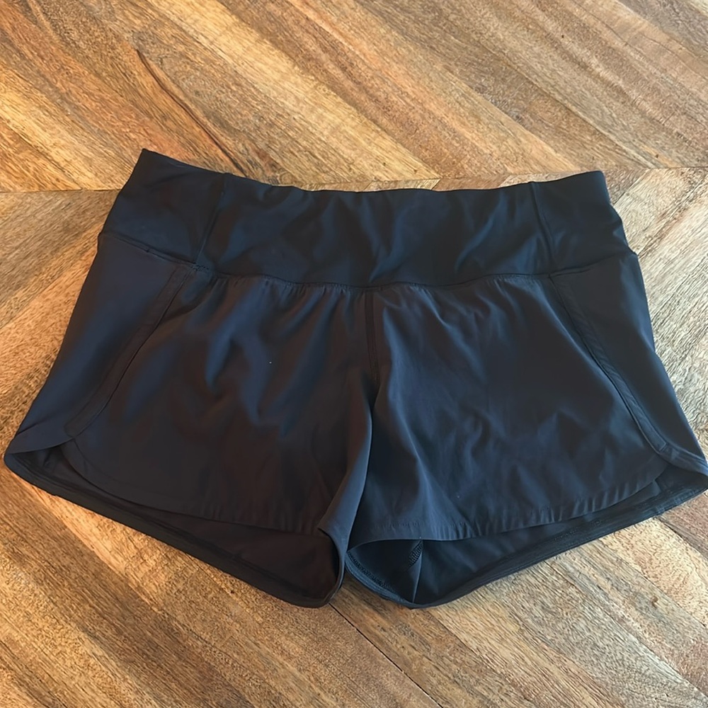 Lululemon Speed Up Mid-Rise Lined Short 4”